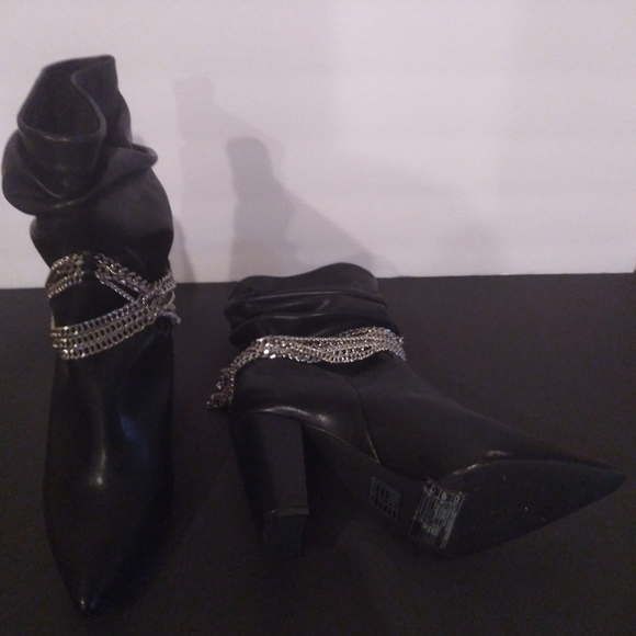 Woman's Forever 21 Black Slouchy Chain Booties - Picture 4 of 8